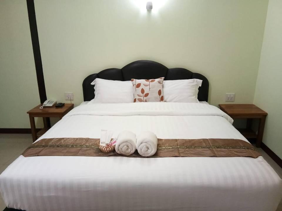 Hi Tech Resort Kabin Buri Eksteriør bilde