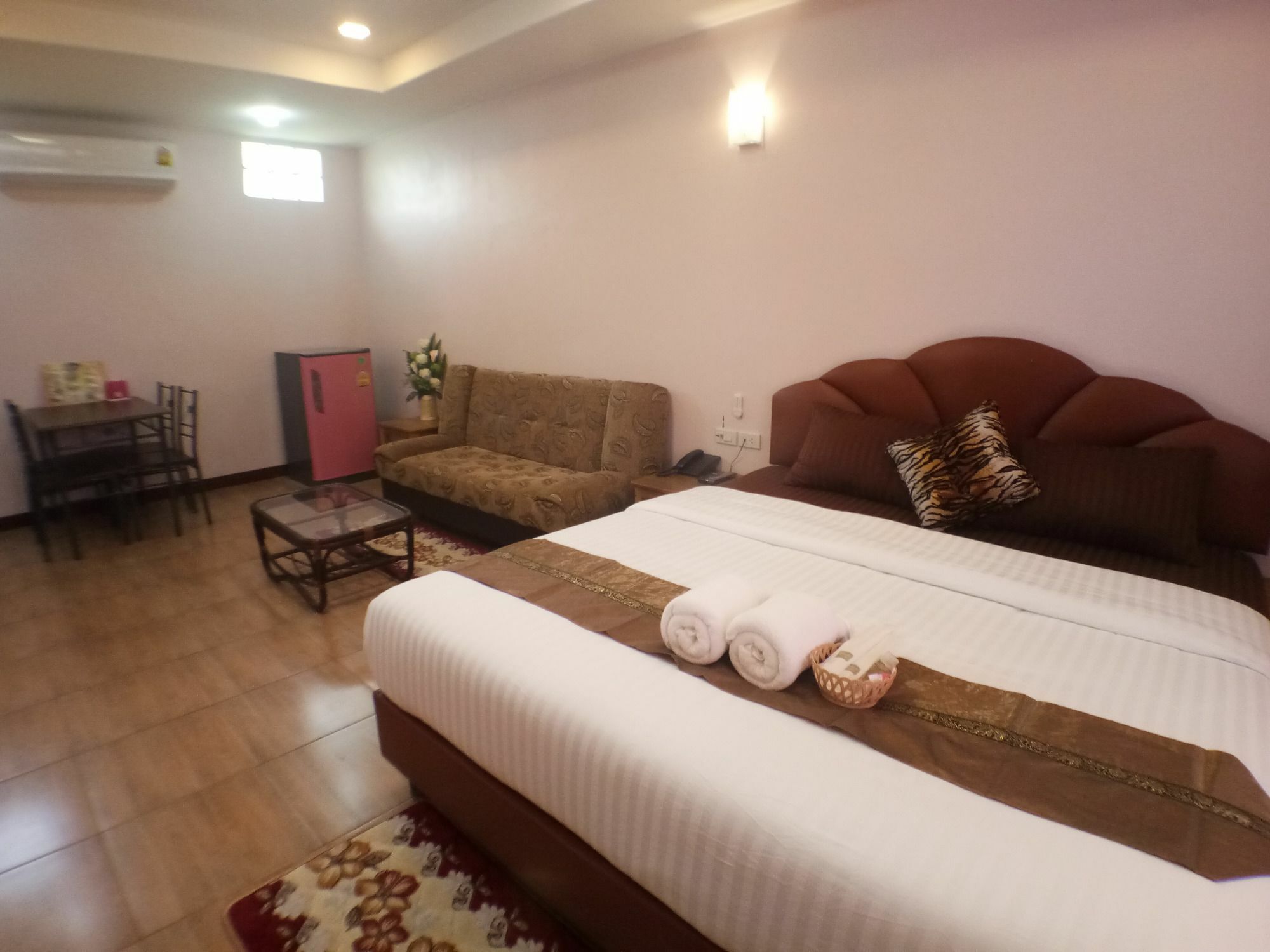 Hi Tech Resort Kabin Buri Eksteriør bilde
